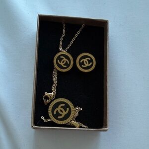 Gold and Black Necklace Set